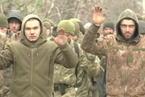 Trận chiến Mariupol sắp kết thúc, lính Ukraine đồng loạt ra hàng