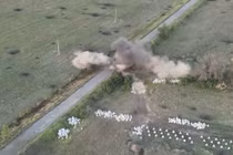 Quân Ukraine rơi vào bẫy lửa, Mỹ lập kế hoạch tác chiến cho Kiev