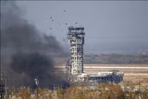 Quân Nga bất ngờ tràn ngập hoàn toàn khu vực sân bay Donetsk