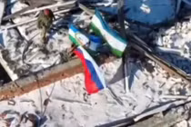 Quân Nga kéo cờ tại tòa nhà hội đồng trung tâm thành phố Kurakhove 