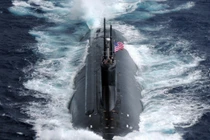 Vụ “đâm vật lạ” của Mỹ trên Biển Đông sửa tốn bao nhiêu tiền?