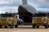 Nga “cảm ơn” Australia vì lô xe bọc thép mà quân Ukraine bỏ lại