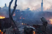 Quân đội Ukraine tiến công mãnh liệt Lugansk bằng pháo hạng nặng