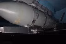 Khoảnh khắc cực hiếm về bom lượn FAB-500 trước khi thực chiến