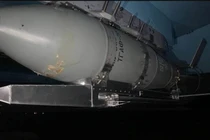 Khoảnh khắc cực hiếm về bom lượn FAB-500 trước khi thực chiến