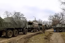 Nga triệt thoái về hữu ngạn sông Dnepr, sẵn sàng đấu pháo với Ukraine