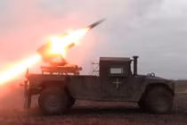 Thiếu vũ khí Ukraine độ xe bọc thép Humvee thành pháo phản lực