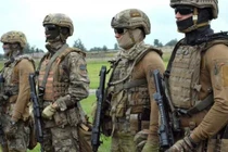 Cùng với Tiểu đoàn Azov, dưới tầng hầm của Azovstal còn những ai?