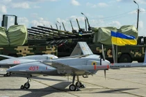 UAV Bayraktar TB2 của Ukraine liên tục quần thảo trên khu vực Donbass