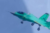 Một tuần ra mắt hai máy bay tàng hình, Trung Quốc có ý gì?