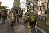 Tướng Syrsky đề nghị rút lui, Tổng thống Zelensky ra lệnh cứng rắn