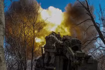 Ukraine chỉ còn 5km ở Bakhmut, Nga tấn công 130 lần/ngày