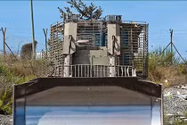 Israel sử dụng gì để đối phó với đường hầm và súng bắn tỉa