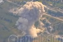 Đòn tấn công kinh hoàng bằng bom 3.000 kg vào tòa nhà của Ukraine 
