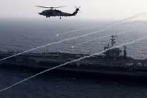 Máy bay trinh sát Iran “trêu ngươi” trực thăng Mỹ