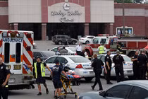 Kẻ xả súng ở rạp chiếu phim Mỹ bị bắn chết