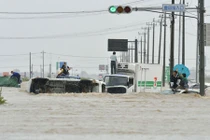 Hình ảnh mới nhất về lũ lụt ở Nhật Bản 