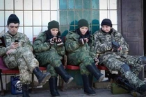 Ngẩn ngơ vẻ xinh đẹp nữ chiến binh miền đông Ukraine