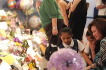 Dân Singapore đau buồn nhận tin ông Lý Quang Diệu qua đời