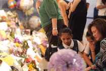 Dân Singapore đau buồn nhận tin ông Lý Quang Diệu qua đời