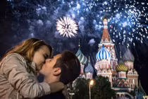 Ngập tràn hạnh phúc nhân Ngày Quốc tế nụ hôn