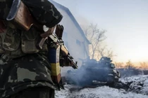 Ly khai đánh bật quân đội Ukraine khỏi vùng ngoại ô Donetsk