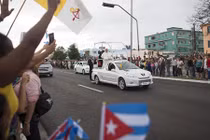 Ảnh người dân Cuba hân hoan chào đón Giáo hoàng Francis
