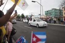 Ảnh người dân Cuba hân hoan chào đón Giáo hoàng Francis