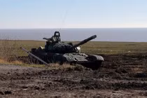 Ly khai Ukraine bắt đầu tấn công các vùng quanh Mariupol