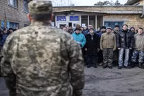 Hé lộ lý do BQP Ukraine thưởng nóng cho binh sĩ