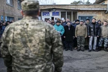 Hé lộ lý do BQP Ukraine thưởng nóng cho binh sĩ