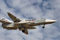 Video máy bay Nga áp sát tàu chiến Mỹ ở Biển Đen