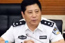 Quan Trung Quốc ra tòa vì “bán” biển xe chính phủ 