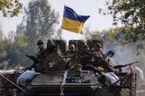 Cấp bách, QĐ Ukraine chiêu mộ cả người nghiện rượu, ma túy?