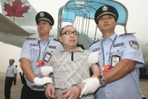 Bắc Kinh quyết bắt "Snowden Trung Quốc" Lệnh Hoàn Thành