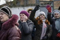 Cảnh tiễn biệt bịn rịn các tân binh Ukraine