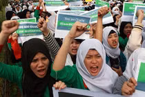 Người Hồi giáo nổi giận trước ấn phẩm mới nhất của Charlie Hebdo