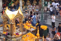 Đền Erawan bị đánh bom ở Bangkok có gì đặc biệt?