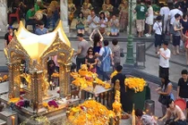 Đền Erawan bị đánh bom ở Bangkok có gì đặc biệt?