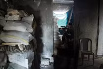 Cảnh sống nơm nớp dưới vòng vây lính bắn tỉa Syria