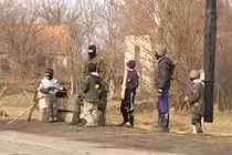 Trò chơi mới của trẻ em Ukraine trong chiến trận