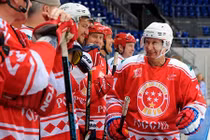 Tổng thống Putin trổ tài chơi khúc côn cầu với lớp trẻ