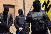 Nhóm cực hữu ra “tối hậu thư” cho Tổng thống Ukraine