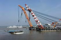 Tàu chìm sông Dương Tử: Vớt được 97 thi thể 