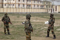 Ấn Độ-Pakistan giao tranh ác liệt, hàng ngàn dân thường di tản