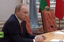 Họp căng, TT Putin bẻ bút chì, TT Poroshenko bỏ ra ngoài