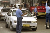 2.000 cảnh sát Philippines được khuyên đeo…bỉm