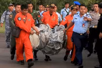 Đã tìm thấy đuôi máy bay Air Asia