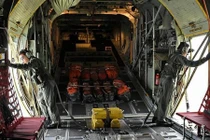 Phải mất 1 tuần để tìm được hộp đen máy bay Air Asia