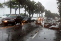 Hình ảnh bão Erika càn quét Dominica, hơn 50 người thường vong